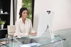 Jabra Evolve2 75 USB-C MS - Teams -Logitech Shop jabra evolve2 75 lifestyle female home office 2 medium 1