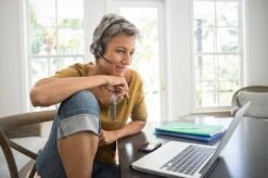 Poly Voyager Focus 2 UC With Charging Stand - USB-C